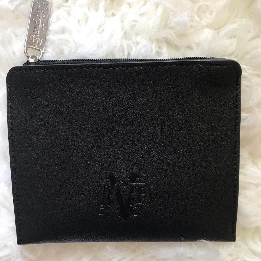 Kat von d pouch